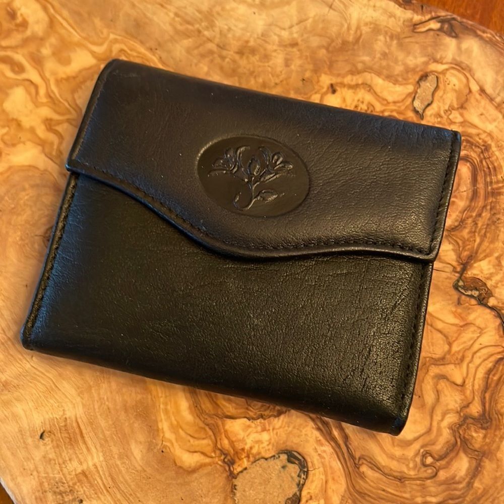 NEW. Buxton Small Leather Wallet